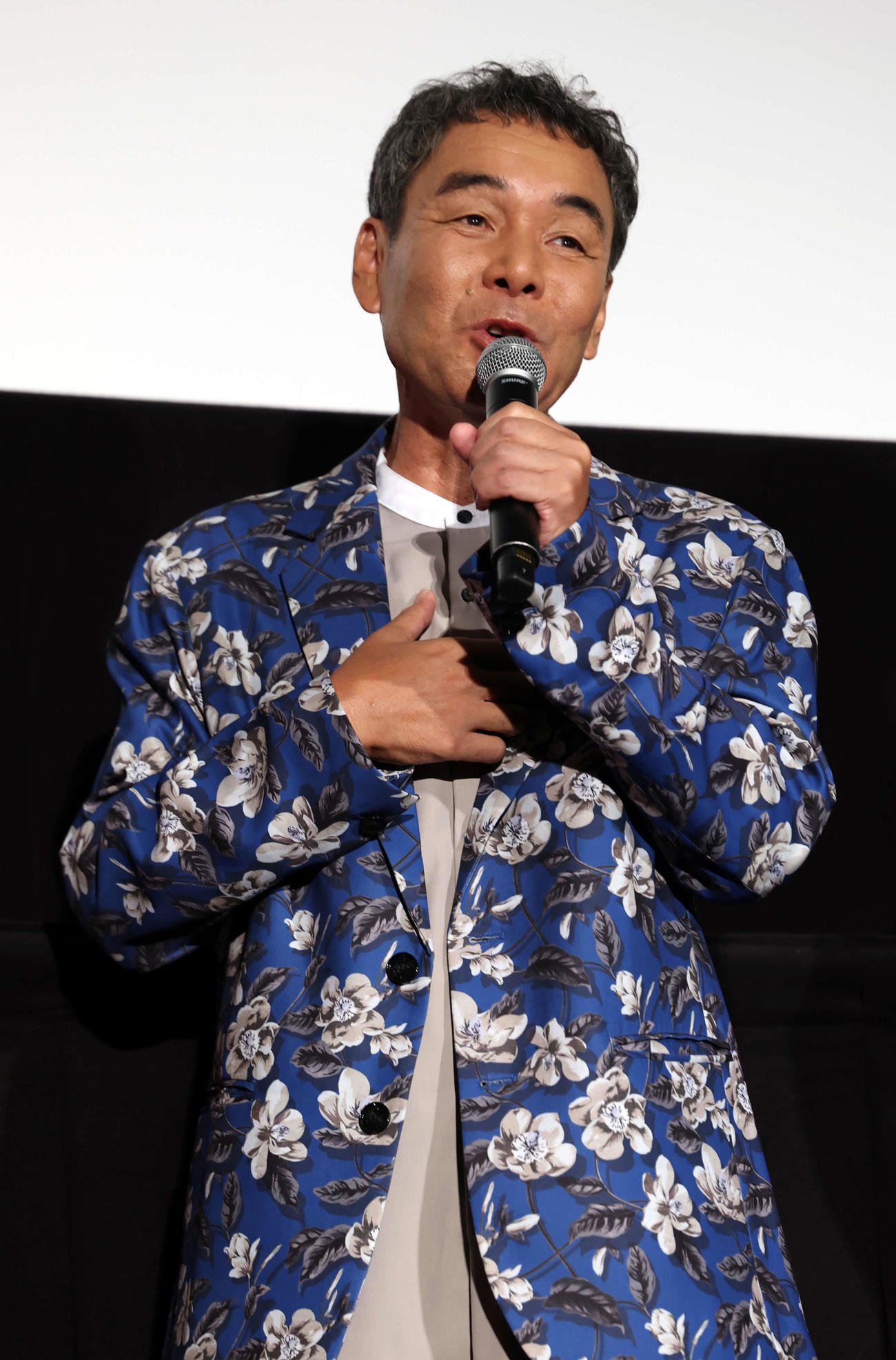 「風のマジム」舞台あいさつに登壇した肥後克広（撮影・浅見桂子）