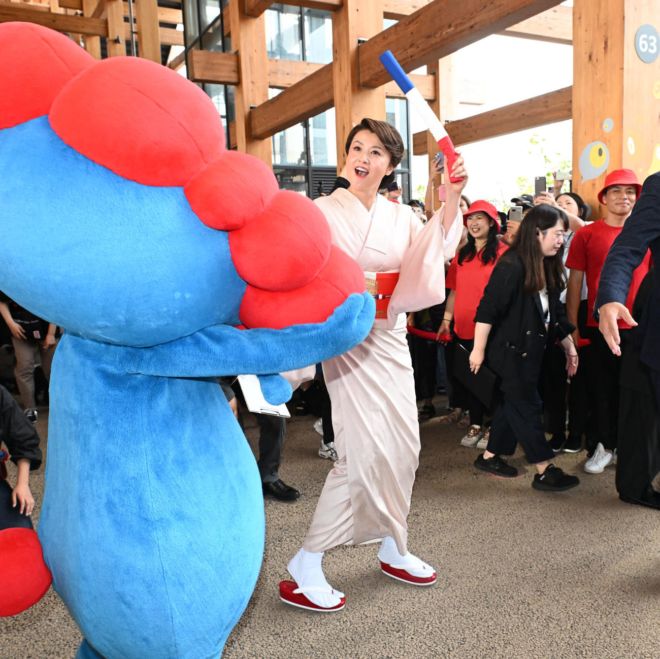 「AKAIITO」セレモニーに出席した日本館名誉館長の藤原紀香（撮影・和賀正仁）