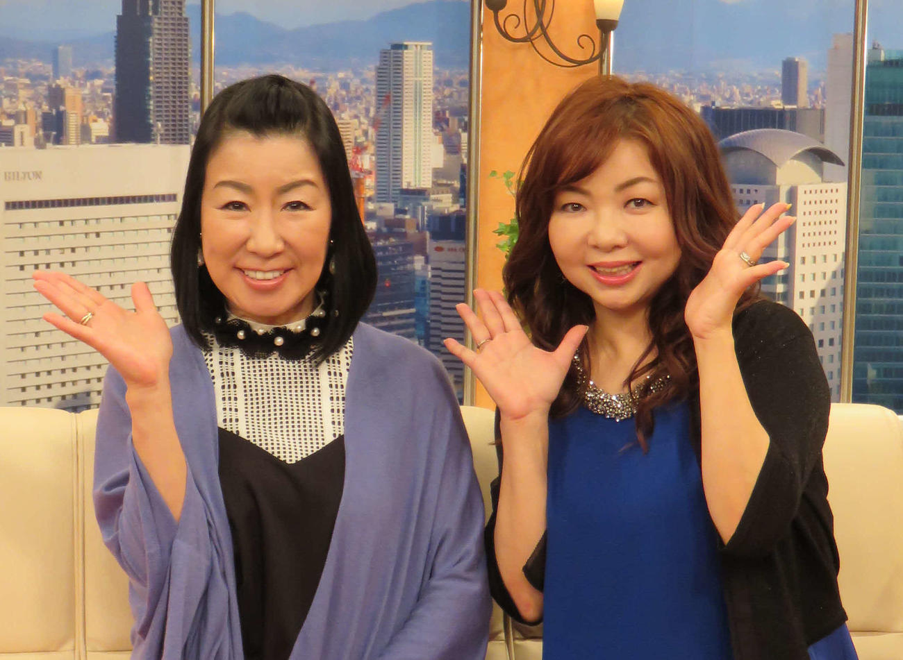 ハイヒールのリンゴ（左）、モモコ（2016年2月撮影）