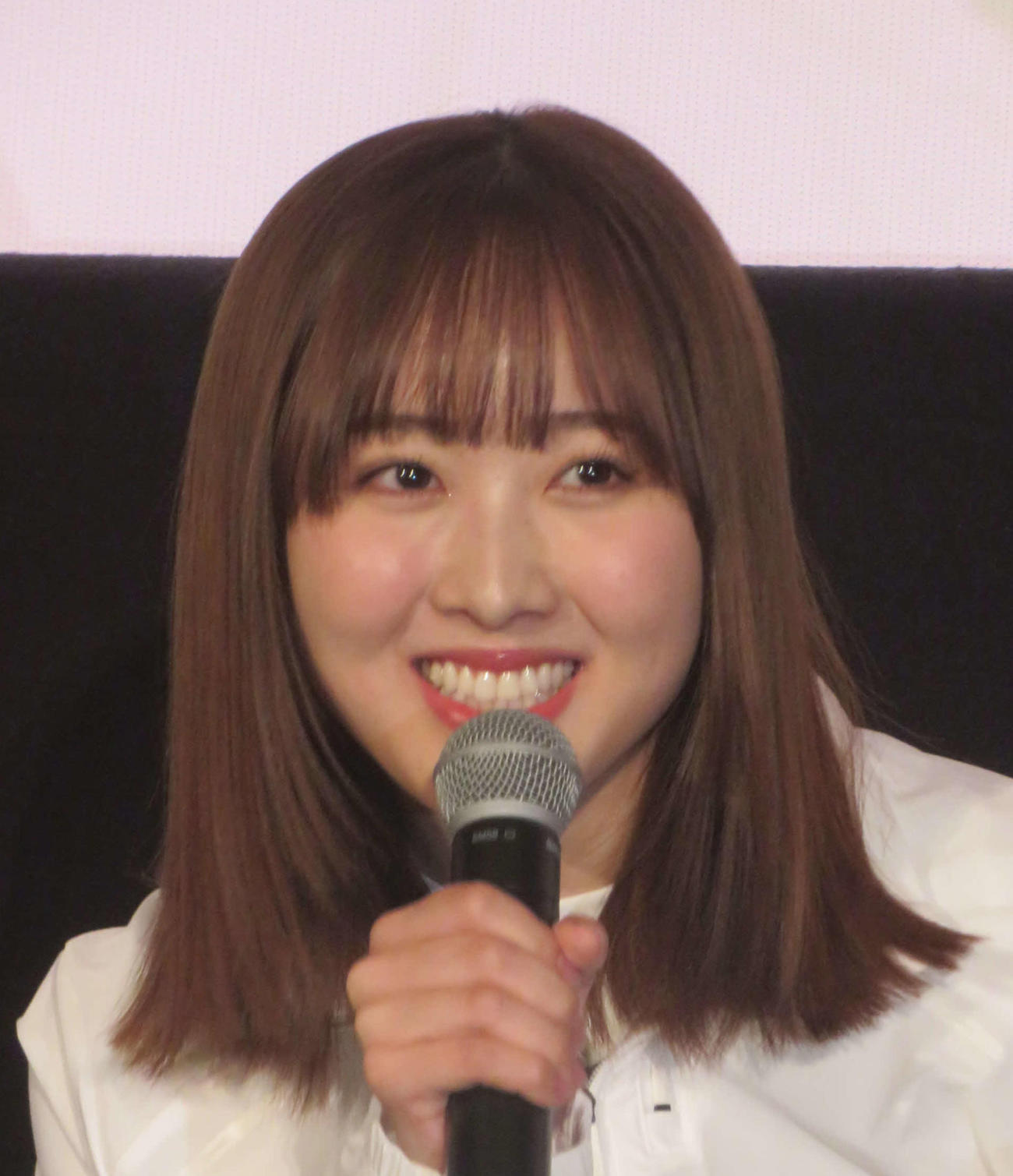 髪を切る前の本田望結（2024年撮影）