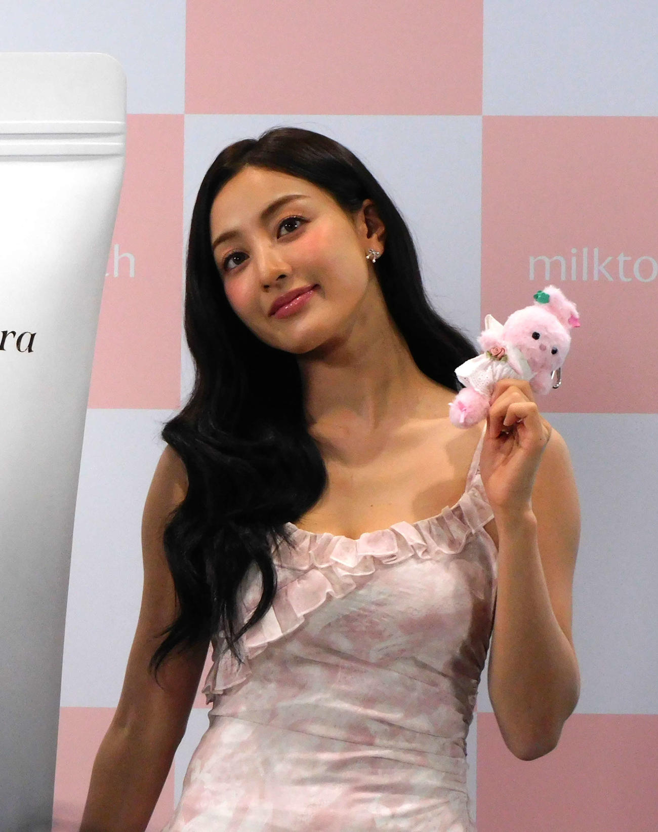 化粧品イベント「Milk Touch Iconic Wonderland」に登場したTWICEジヒョ（撮影・寺本吏輝）