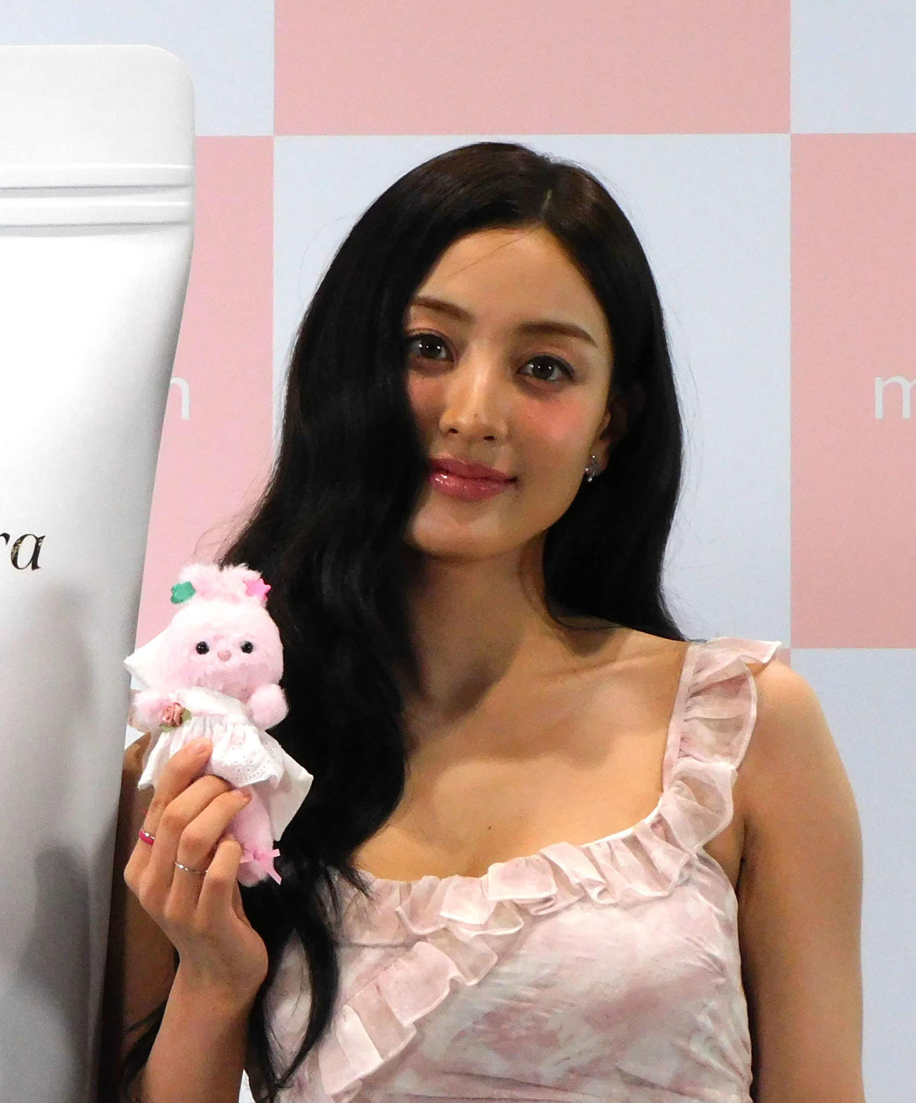 化粧品イベント「Milk Touch Iconic Wonderland」に登場したTWICEジヒョ（撮影・寺本吏輝）