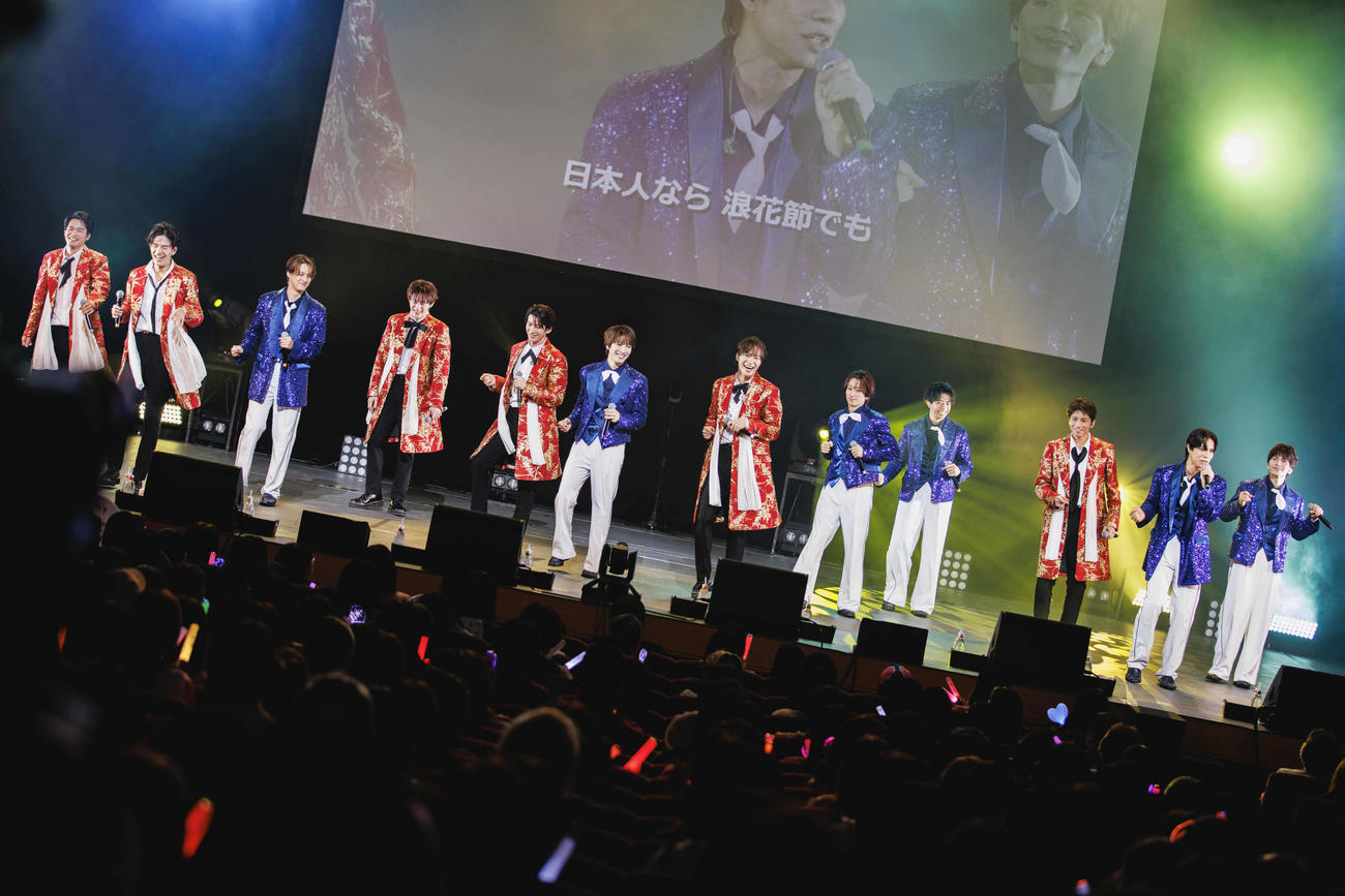 「SHOW－WA　＆　MATSURI　コンサート2025 in　明治座」でパフォーマンスするSHOW－WA　＆　MATSURI