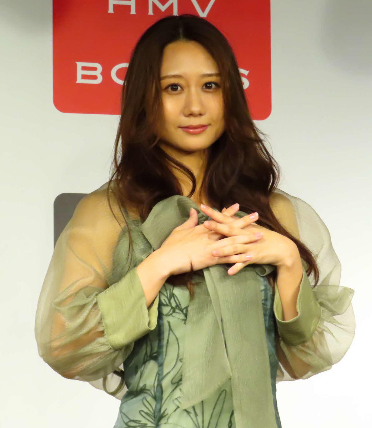 セカンド写真集「知らない私」発売記念イベントを開催した古畑奈和