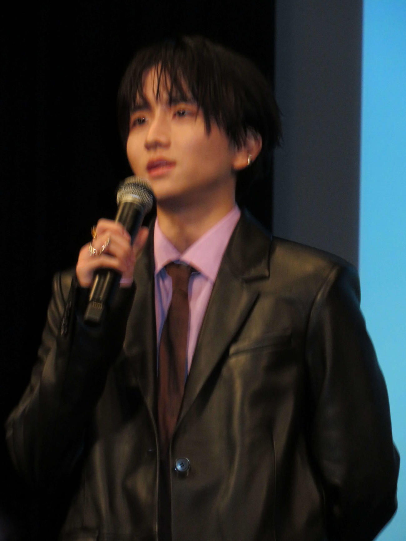 映画「ミーツ・ザ・ワールド」完成披露上映会に登壇した板垣李光人（撮影・村上幸将）