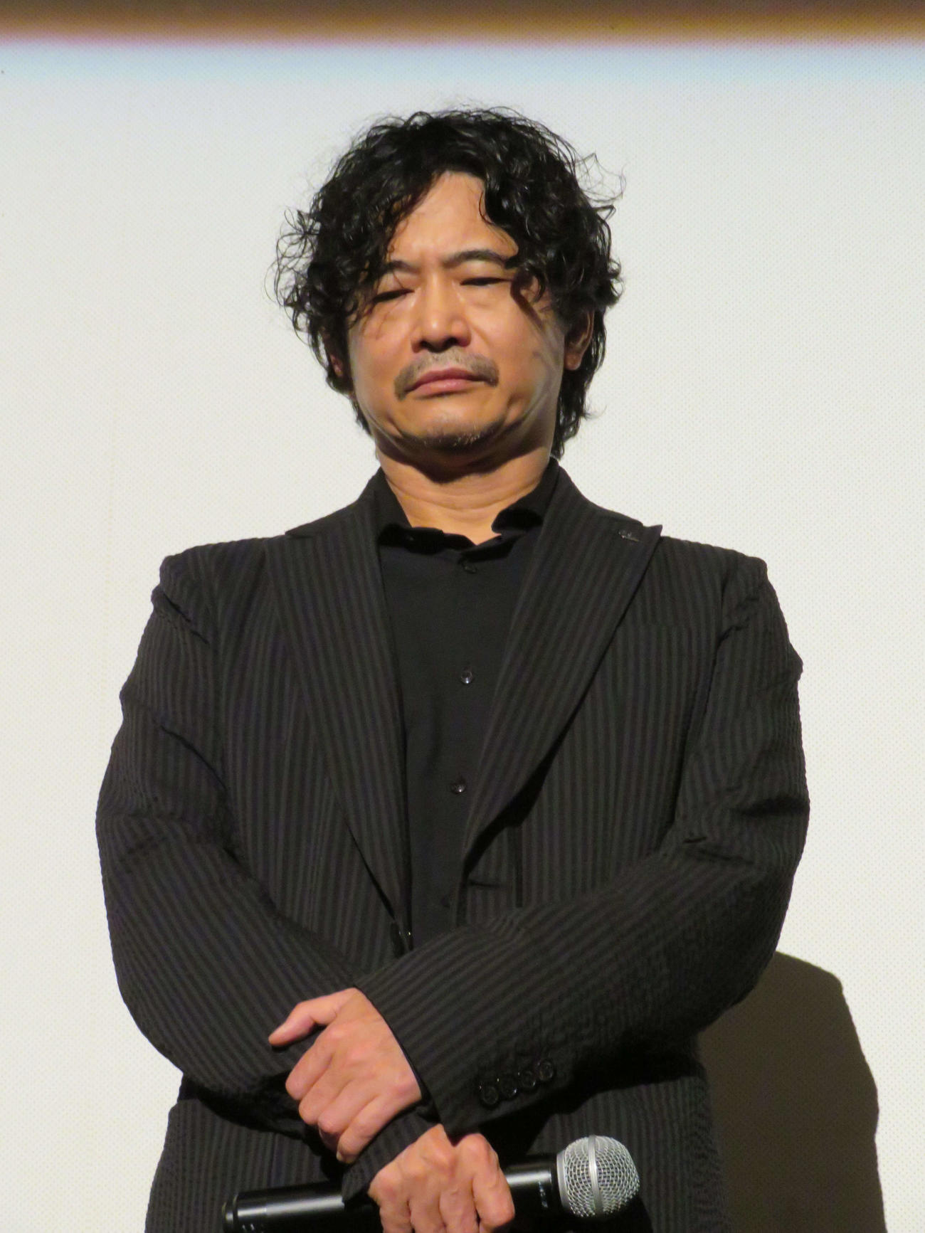 映画「By 6 am　夜が明ける前に」完成披露試写会に登壇した萩原聖人（撮影・村上幸将）