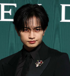 オープニングデイ　フォトコールに出席した中島健人（撮影・増田悦実）
