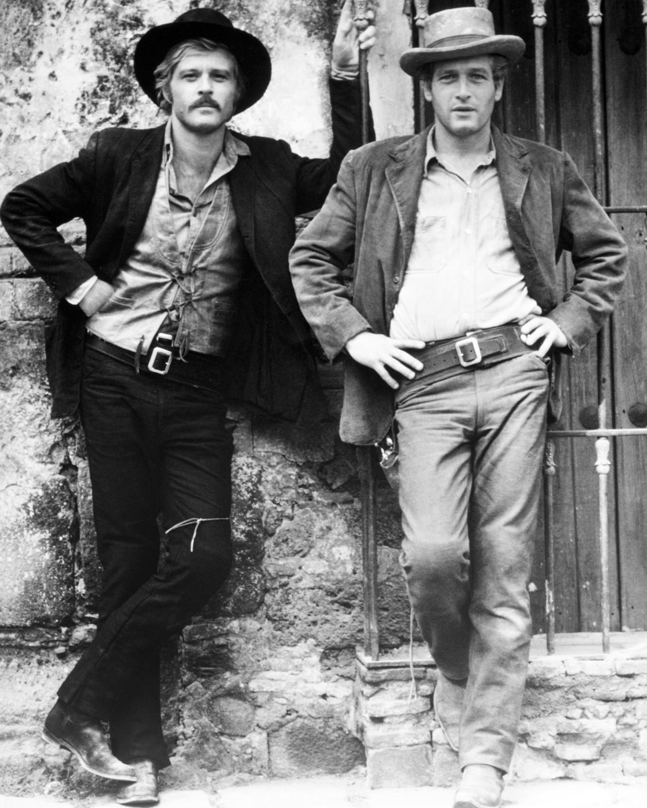 映画「明日に向って撃て！」（1969年）のロバート・レッドフォードさん（左）とポール・ニューマンさん（ゲッティ＝共同）