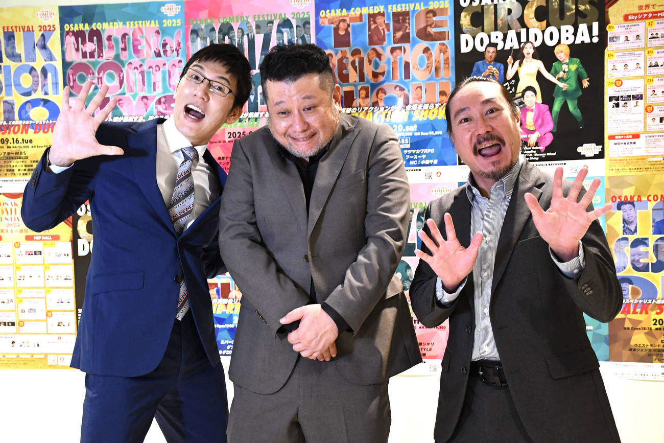 「TALK SESSION DUO」に出演した左から浅越ゴエ、ケンドーコバヤシ、笑い飯西田幸治（撮影・阪口孝志）