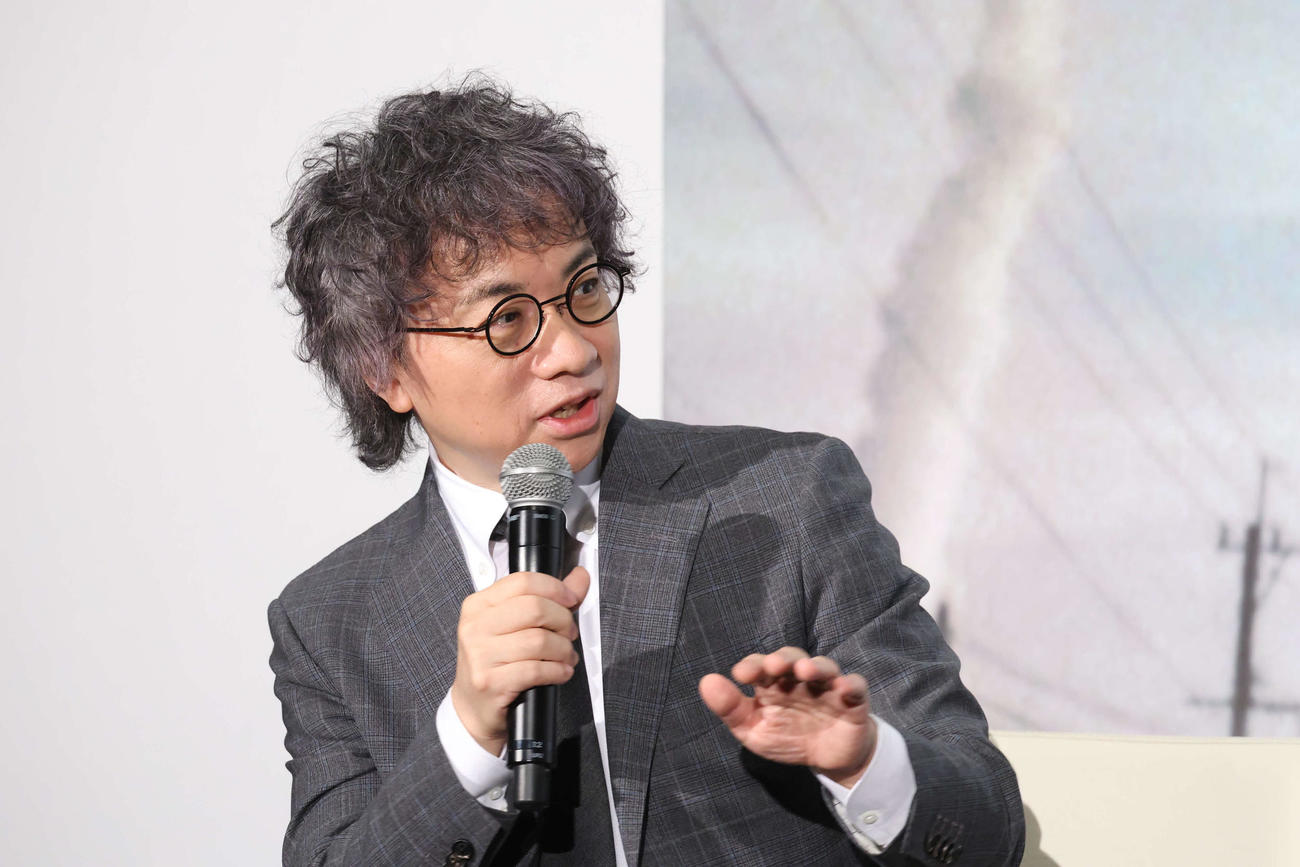 映画「秒速5センチメートル」完成披露試写会に登壇した新海誠氏