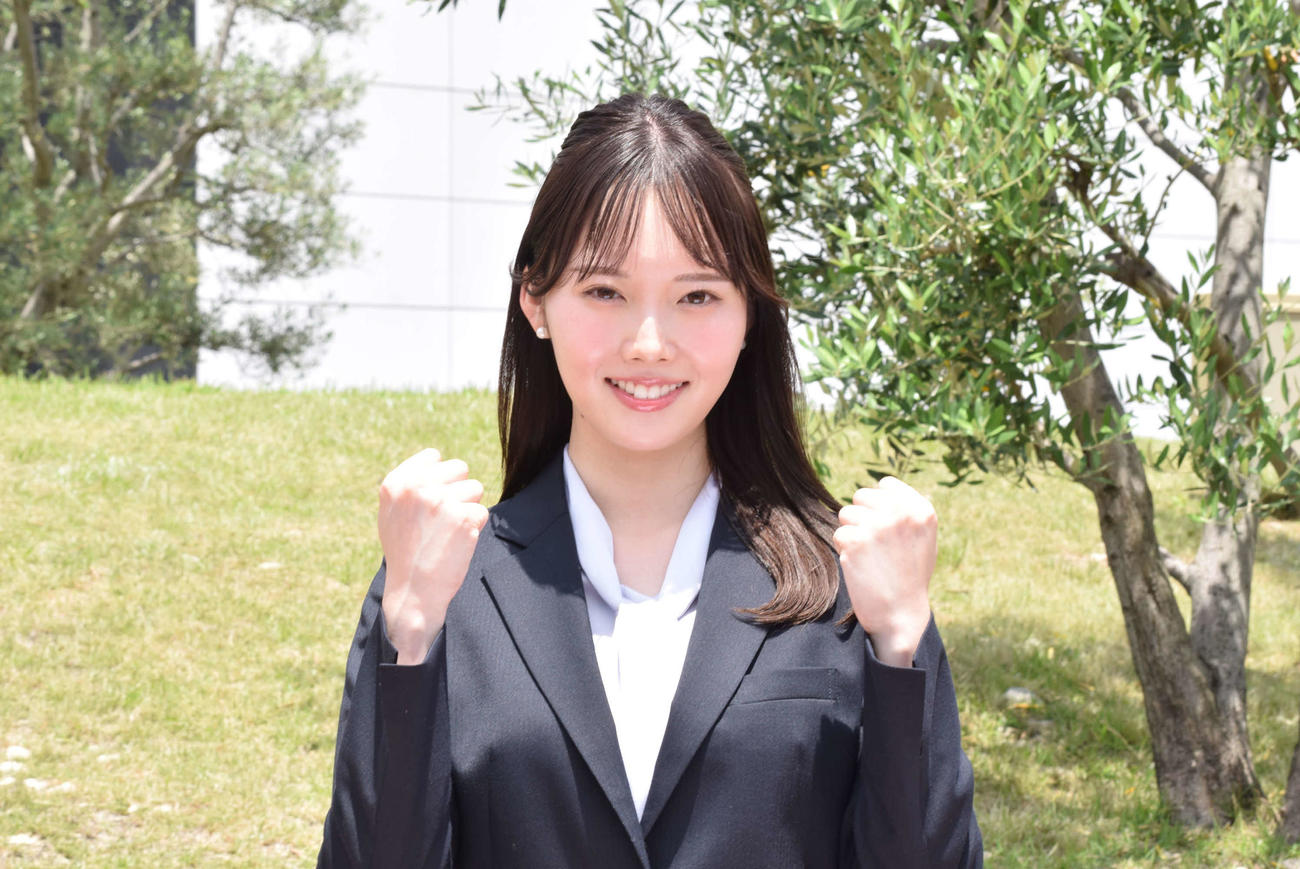 新貝まゆアナウンサー（2025年6月撮影）