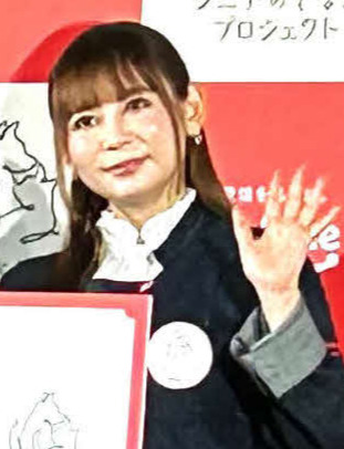 中川翔子＝25年６月