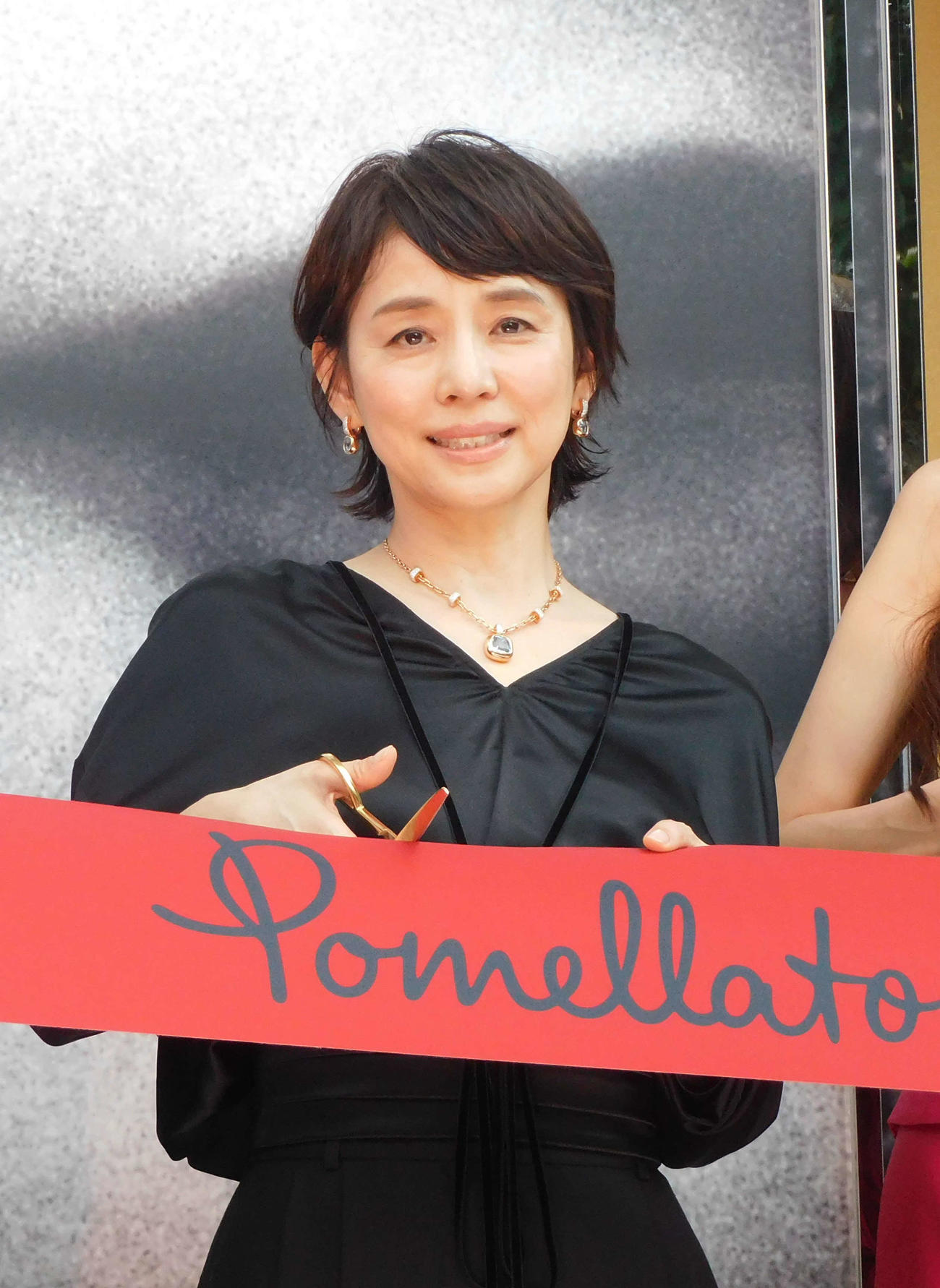 ポメラートのテープカットセレモニーに登場した石田ゆり子（撮影・寺本吏輝）
