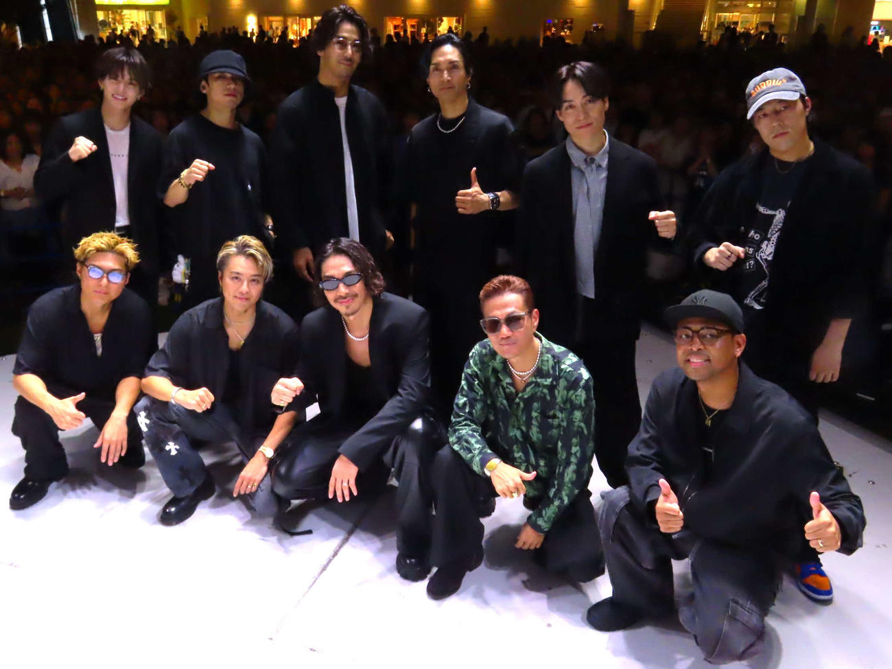 「EXILE LIVE TOUR 2025“THE REASON”KICK OFF EVENT」を開催したEXILE。前列左からSHOKICHI、TAKAHIRO、AKIRA、ATSUSHI、NESMITH。後列左から佐藤大樹、NAOTO、小林直己、橘ケンチ、TETSUYA、世界