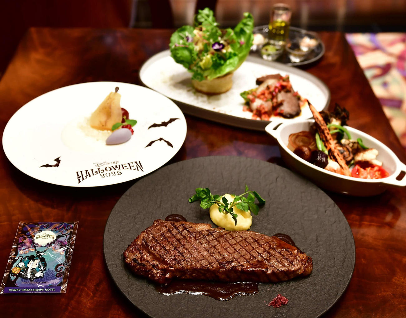 「ディズニー・ハロウィーン」に合わせたディズニーアンバサダーホテル「エンパイア・グリル」のシグネチャーディナー