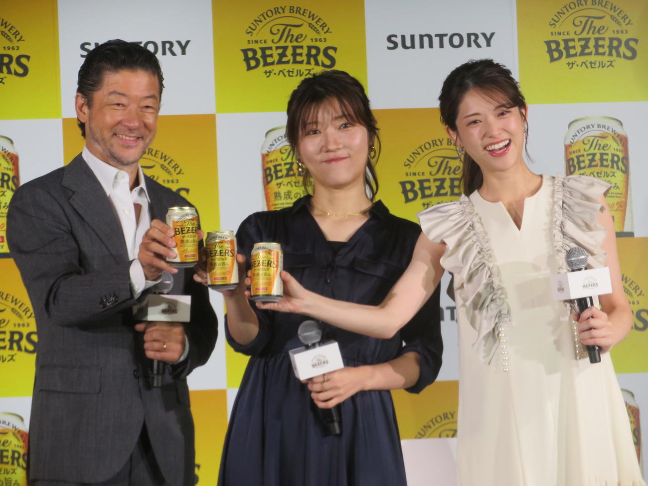 サントリー「ザ・ベゼルズ」発表会に出席した、左から浅野忠信、ヒコロヒー、松村沙友理（撮影・川田和博）