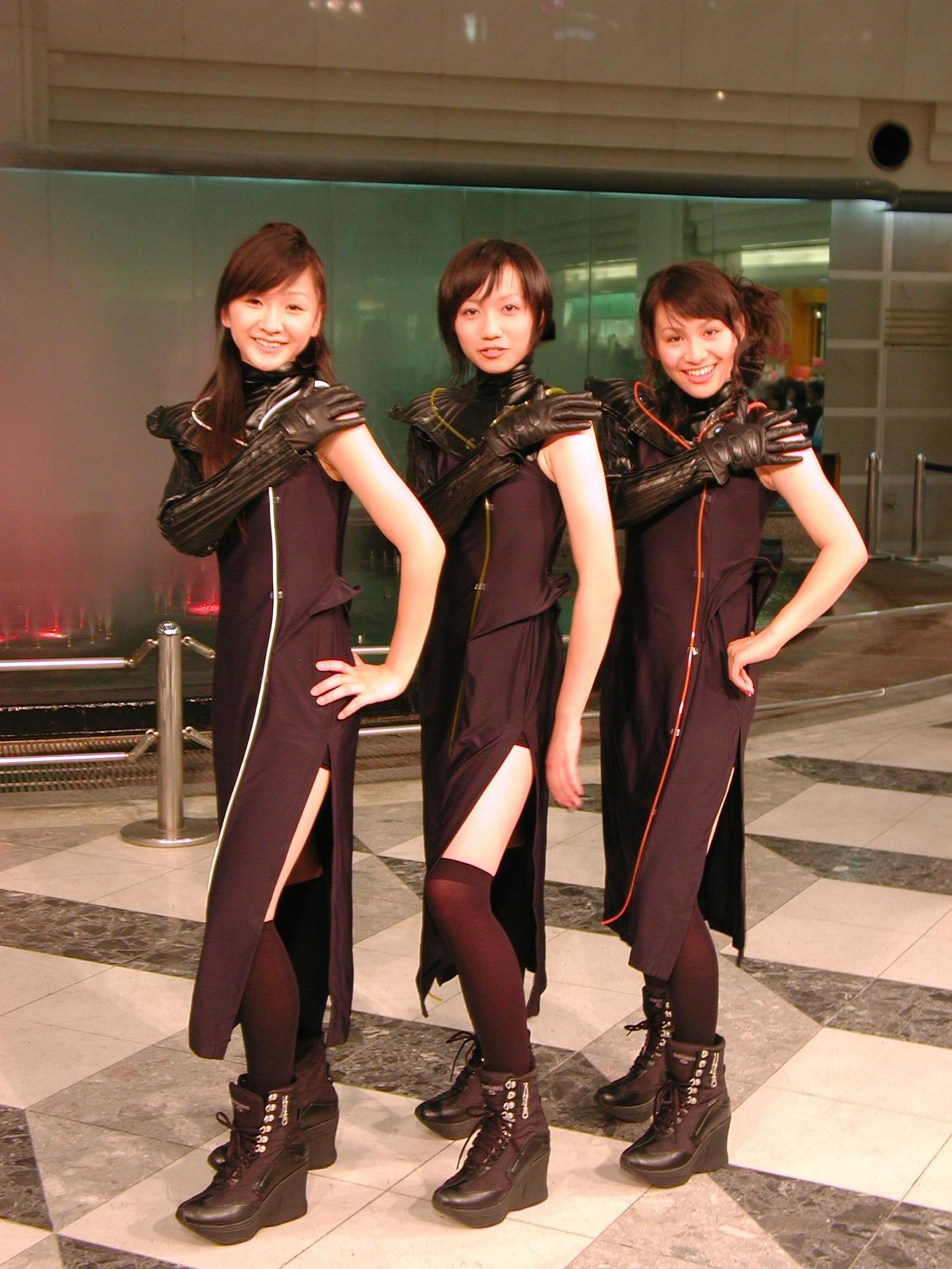 2005年9月、メジャーデビューイベントを開いた「Perfume」の（左から）樫野有香、大本綾乃、西脇彩香