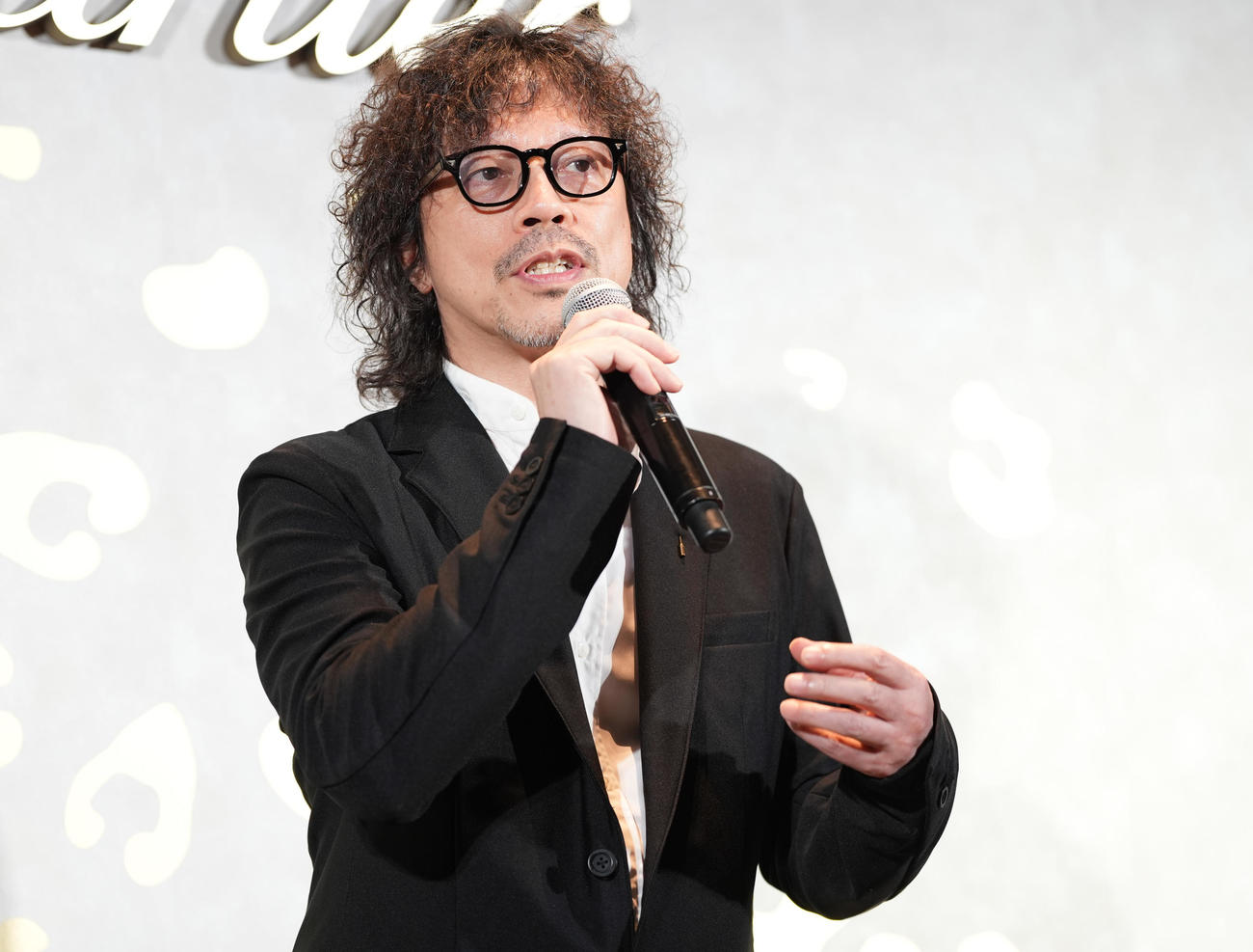「カルティエ　銀座4丁目ブティック」オープニングイベントに登壇した浦沢直樹＝2025年9月18日