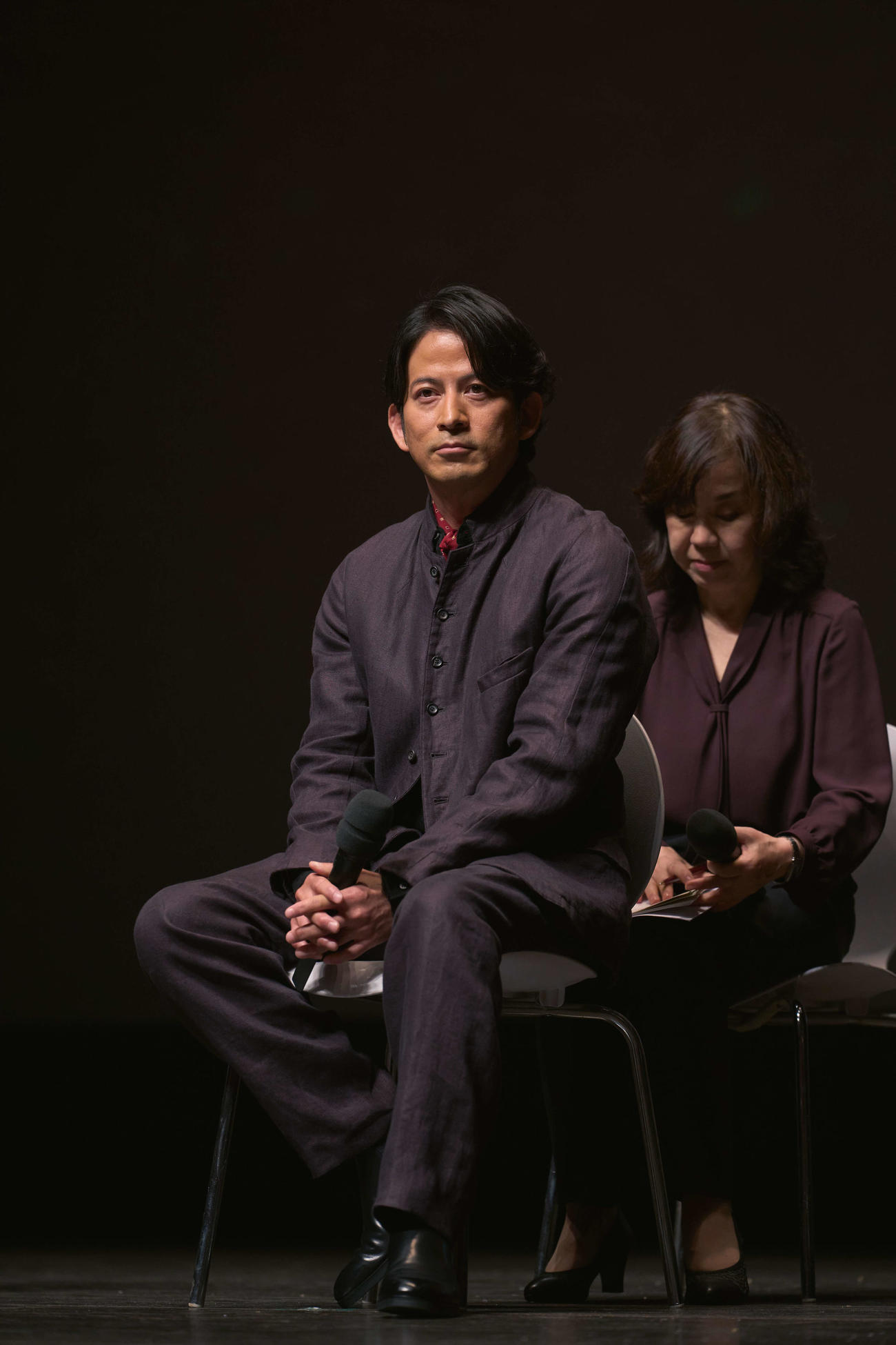 釜山映画祭で行われたNetflixシリーズ「イクサガミ」ワールドプレミアに参加した岡田准一