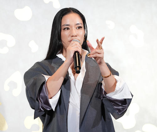 「カルティエ　銀座4丁目ブティック」オープニングイベントに登壇したAwich（撮影・鈴木みどり）
