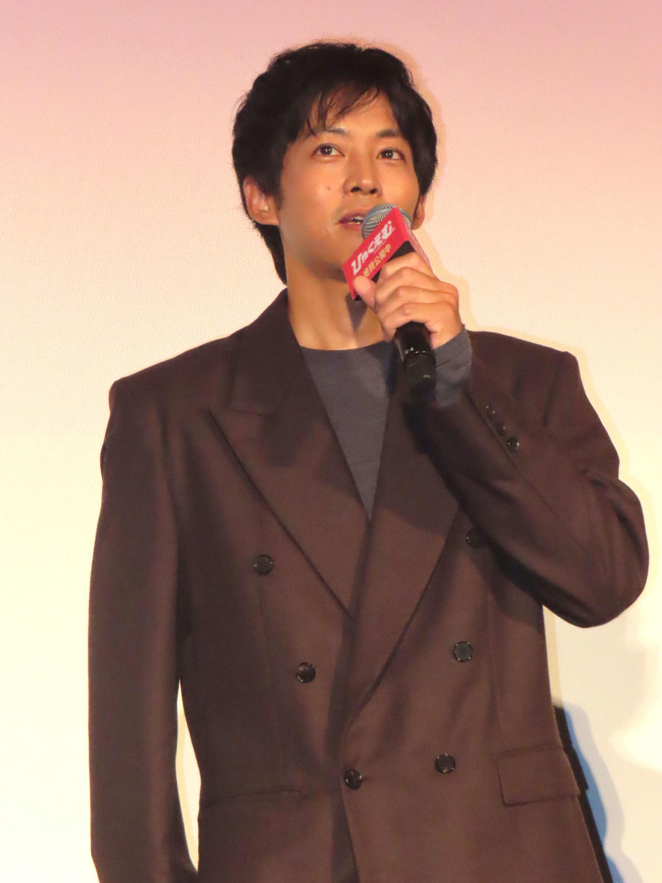 劇場アニメ「ひゃくえむ。」公開初日舞台あいさつに登壇した松坂桃李