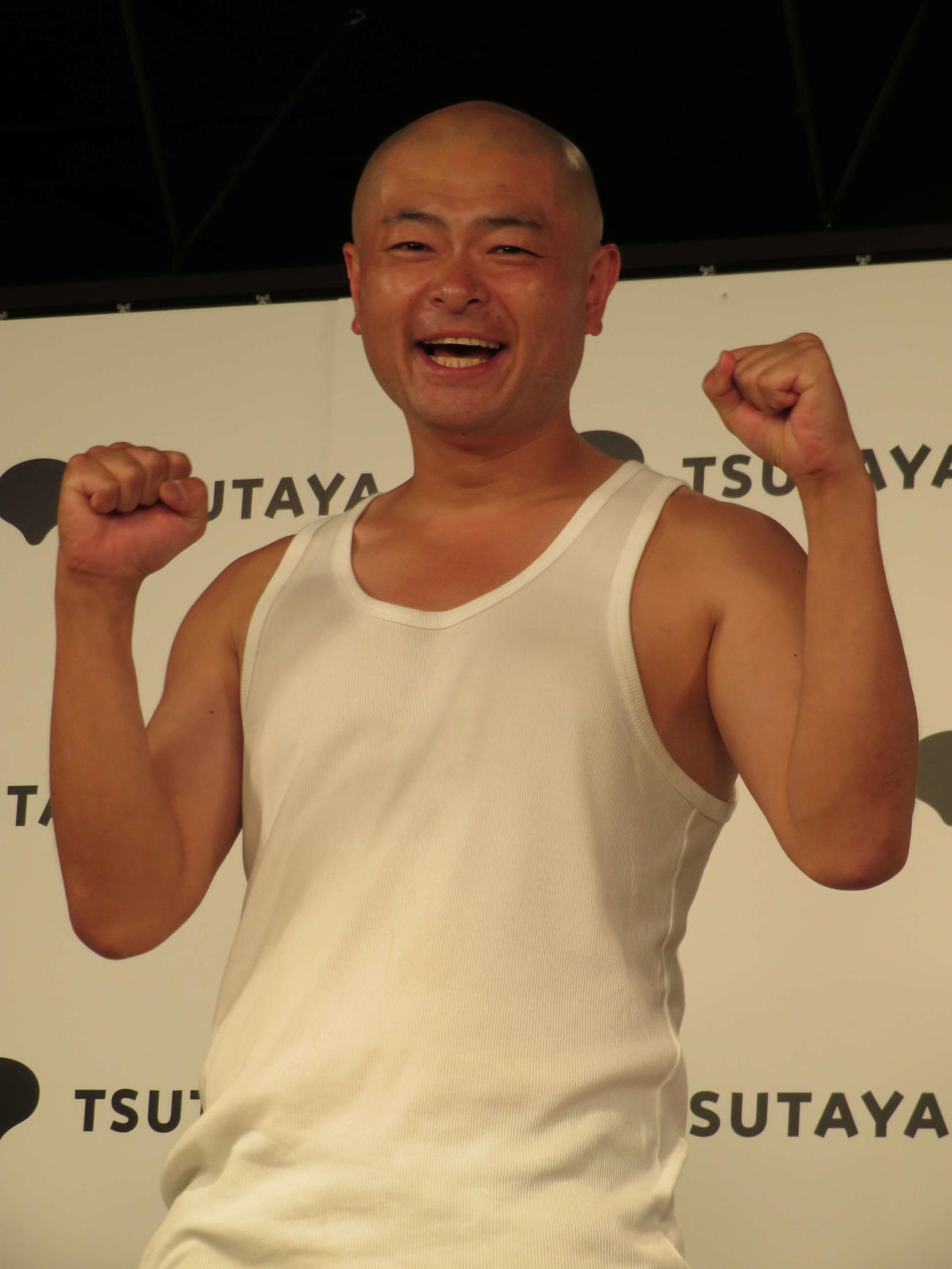 初エッセー「自分は、家族なしでは生きていけません。」刊行記念イベントに出席したあばれる君