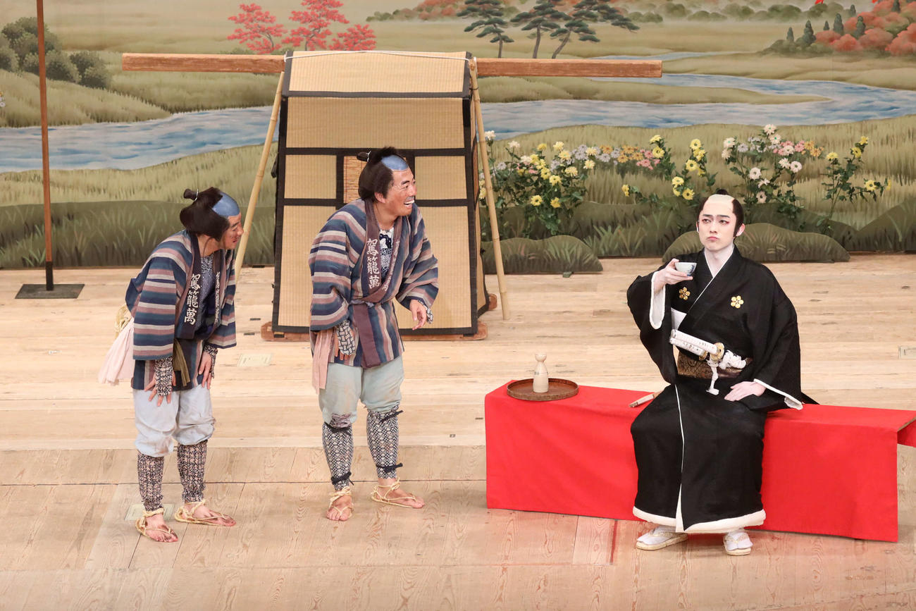 「駕籠や捕物帳（かごやとりものちょう）」に出演した辰巳ゆうと（右）