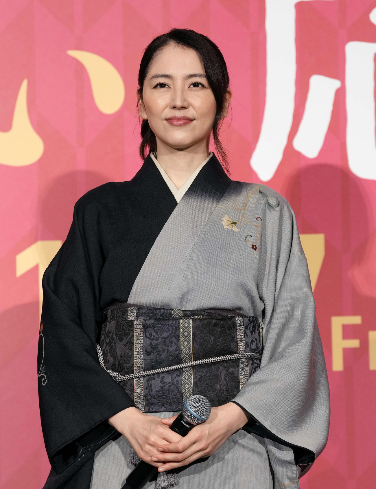 映画「おーい、応為」完成披露上映会舞台あいさつに登壇する長澤まさみ　顔＝2025年9月21日
