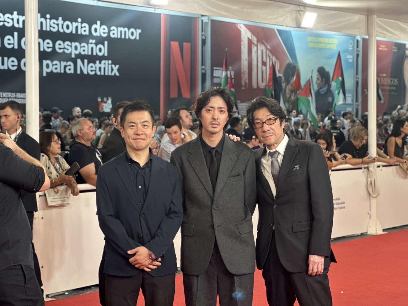 サンセバスチャン映画祭のオフィシャルセレクションに選出された「てっぺんの向こうにあなたがいる」の特別上映会に参加した、左から田部井進也さん、若葉竜也、阪本順治監督
