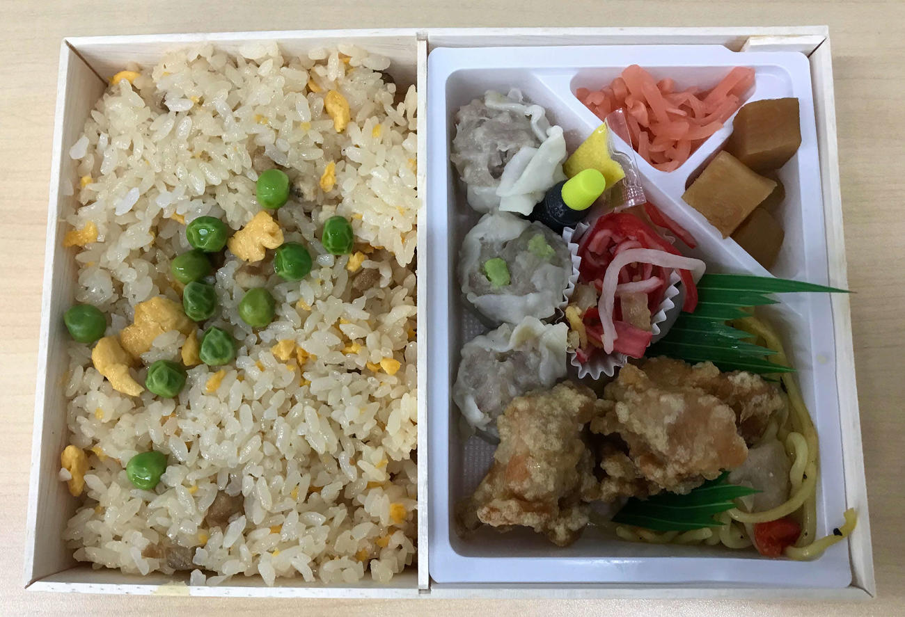 崎陽軒の炒飯弁当＝2023年1月22日