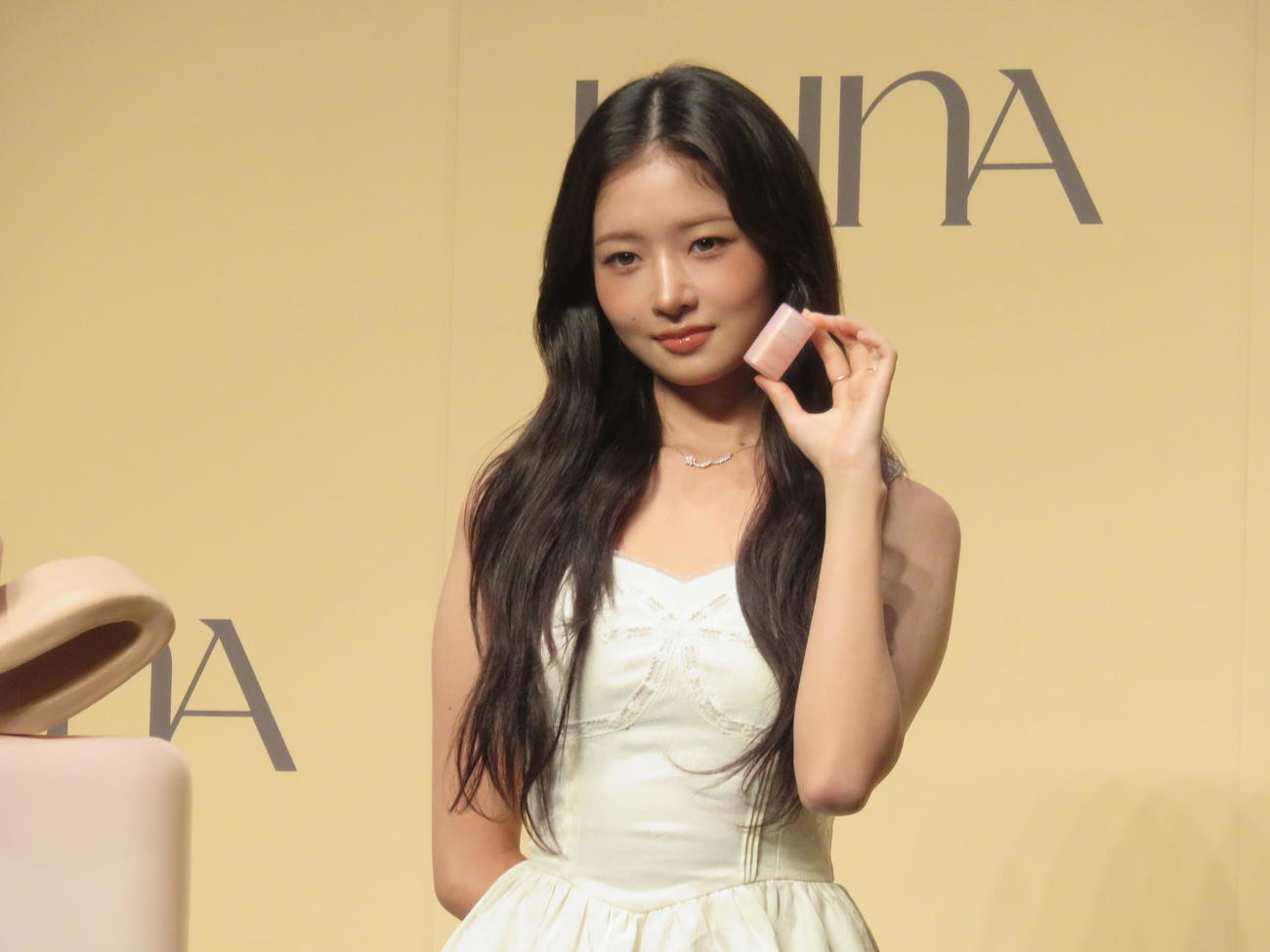 「LUNA×IVE REI　グラインディングコンシールバターイベント」に登壇したIVEのレイ