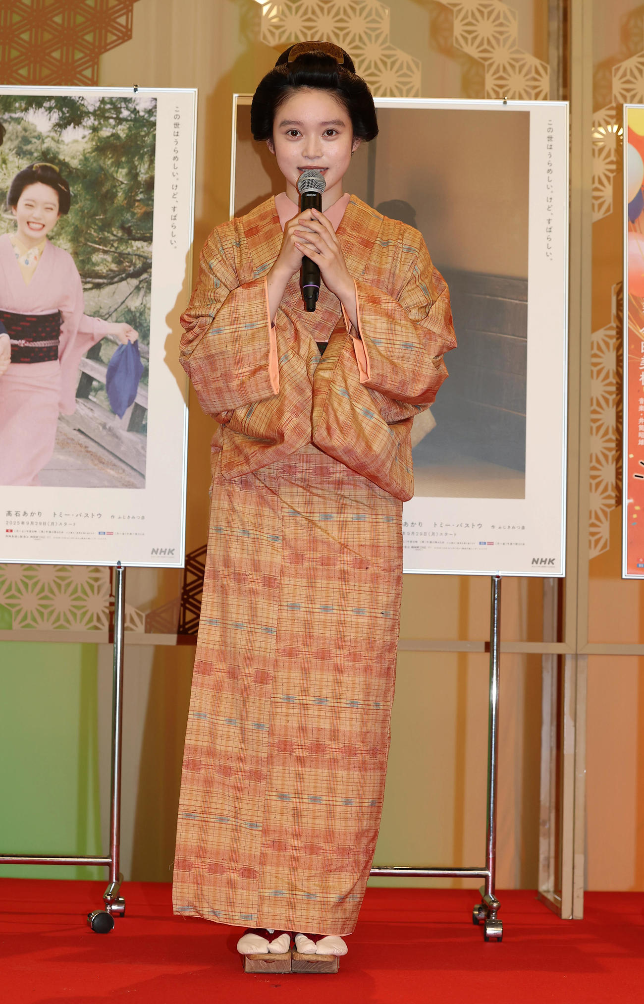 連続テレビ小説　バトンタッチセレモニーでインタビューを受ける「ばけばけ」ヒロインの髙石あかり（撮影・上田博志）