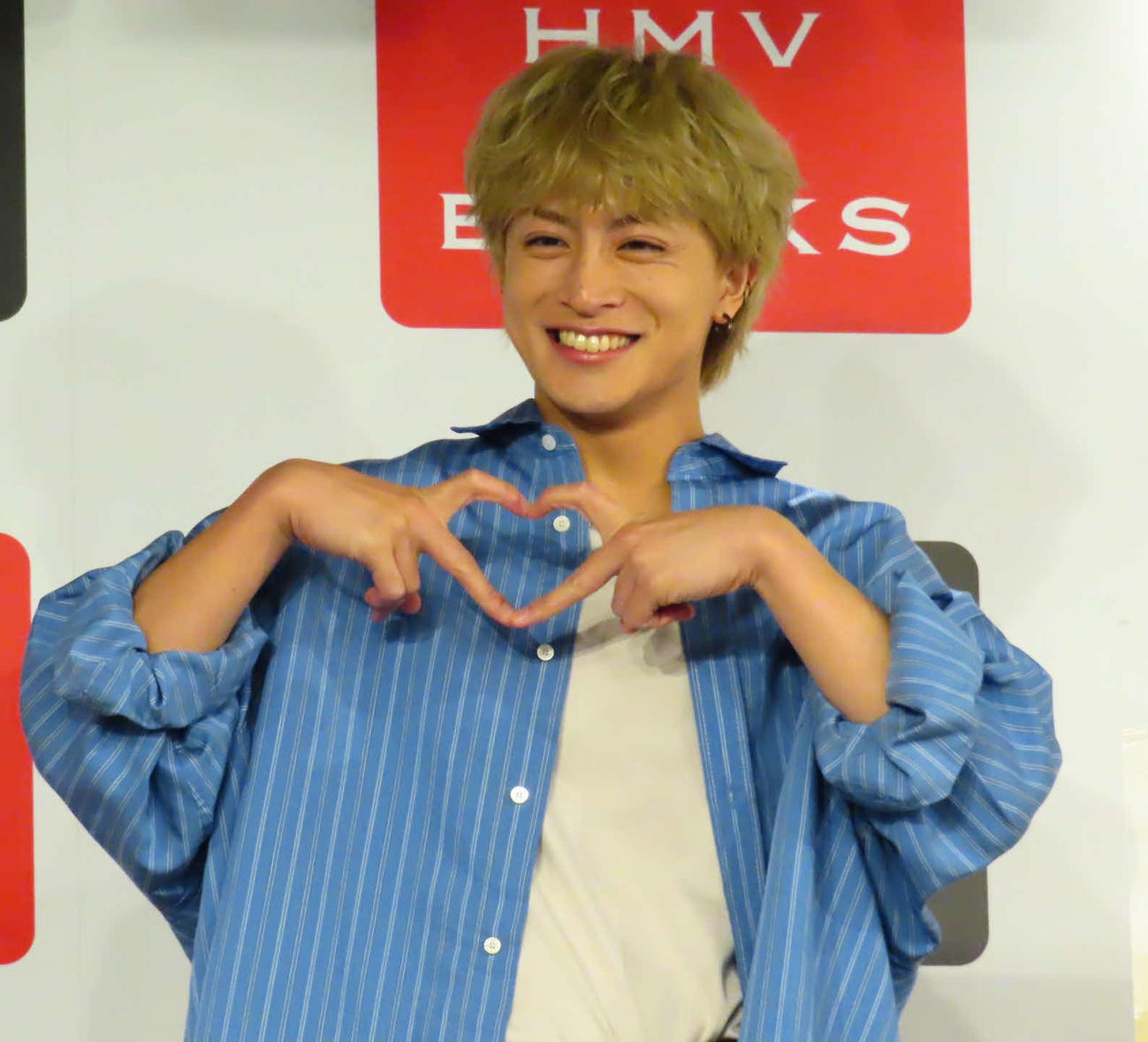 2nd写真集「Hallelujah!!」発売記念イベントを開催した白濱亜嵐