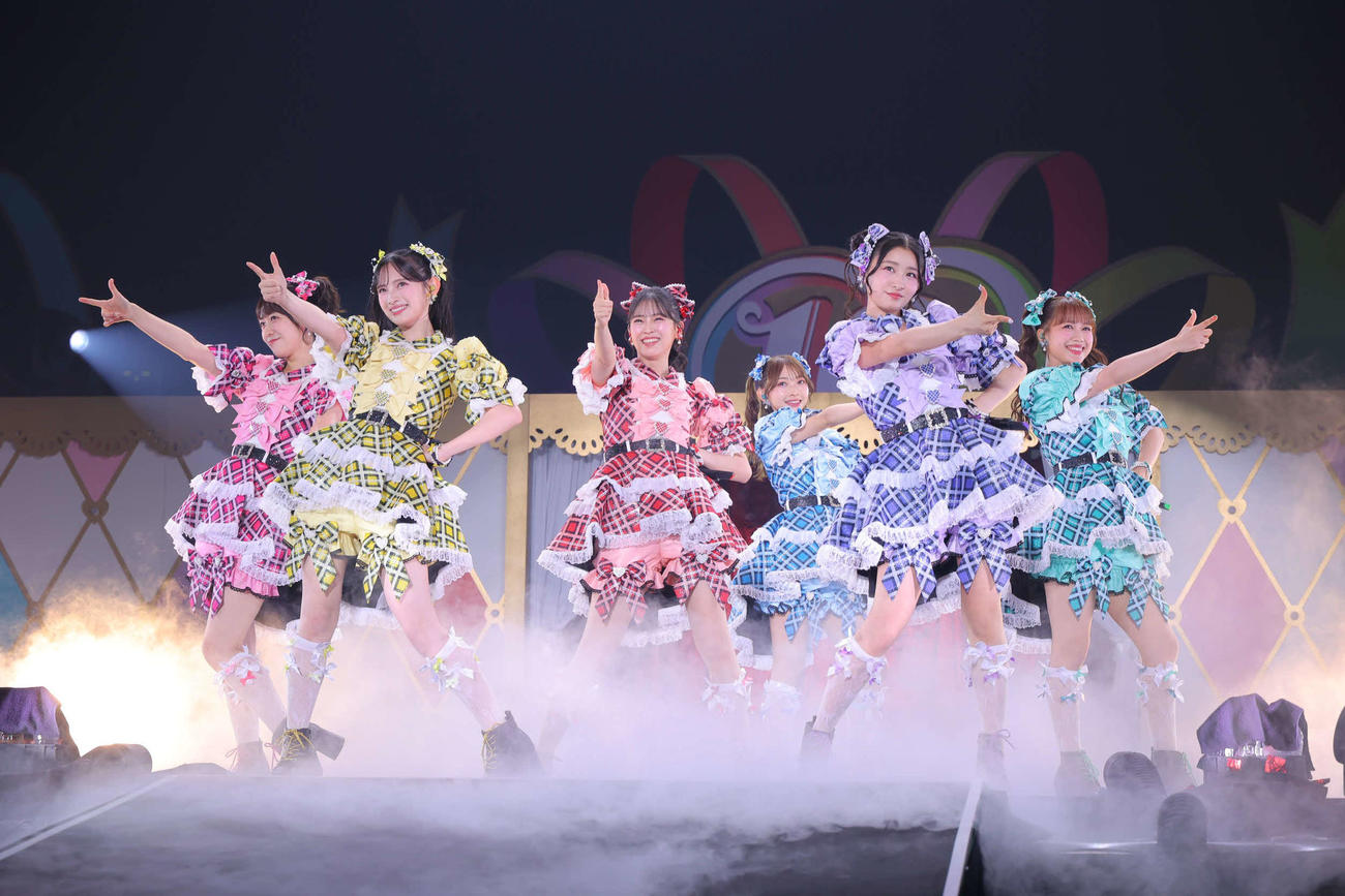 「超ときめきハート宣伝部のきみのハートにロックオンTOUR 2025　～10th Anniversary～」を開催した超ときめきハート宣伝部。左から小泉遥香、菅田愛貴、坂井仁香、辻野かなみ、杏ジュリア、吉川ひより