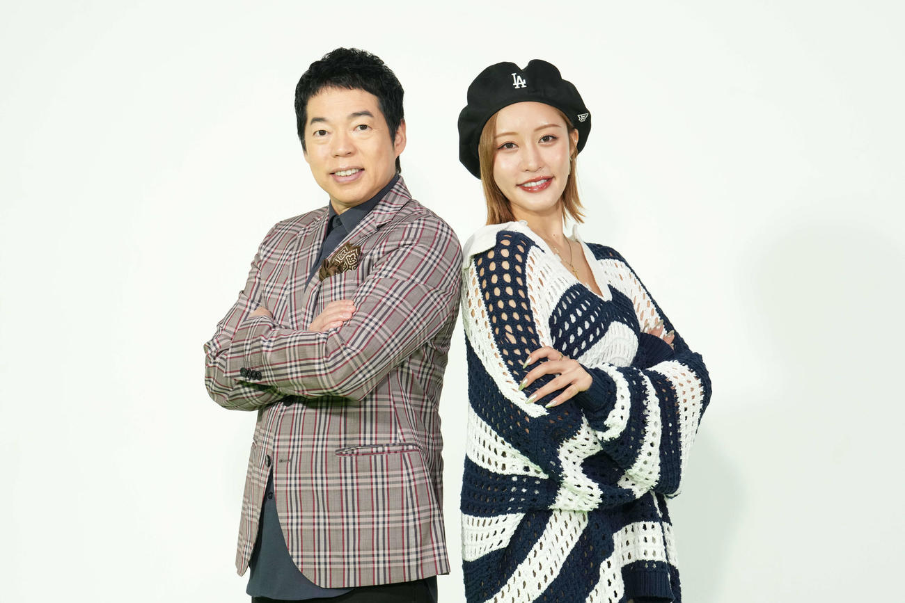 日本テレビ系特番「新ニッポン観光！～外国人起業家のNEXTビジョン～」に出演する今田耕司（左）と王林