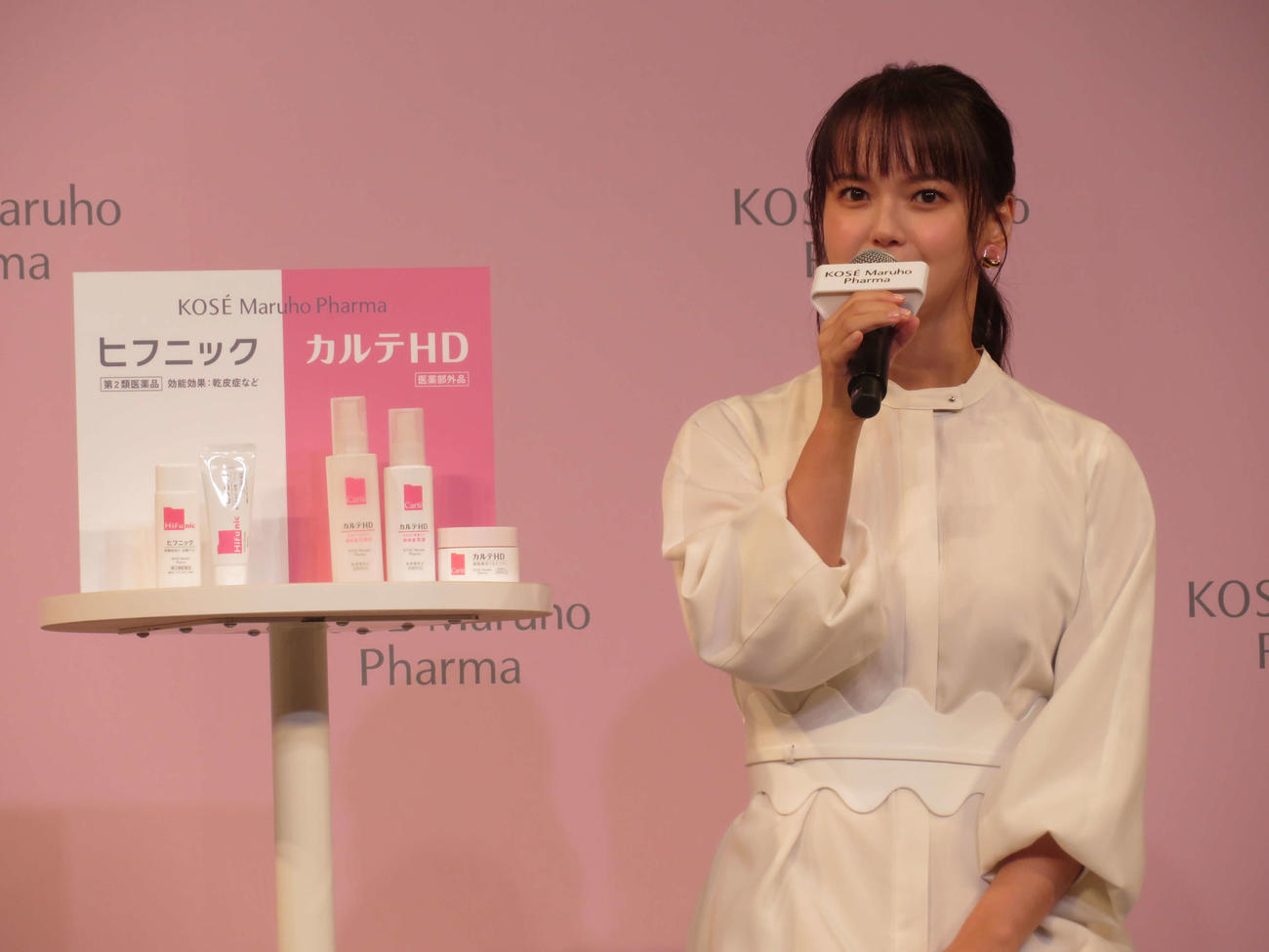 「コーセーマルホ　ファーマ『ヒフニック』『カルテHD』新CM発表会」に出席した多部未華子