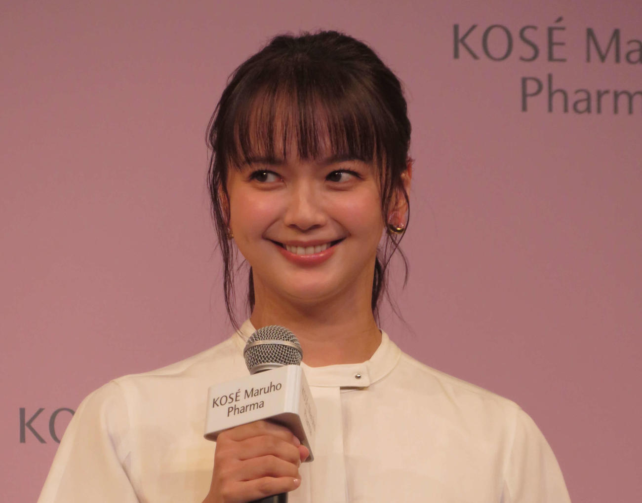 「コーセーマルホ　ファーマ『ヒフニック』『カルテHD』新CM発表会」に出席した多部未華子