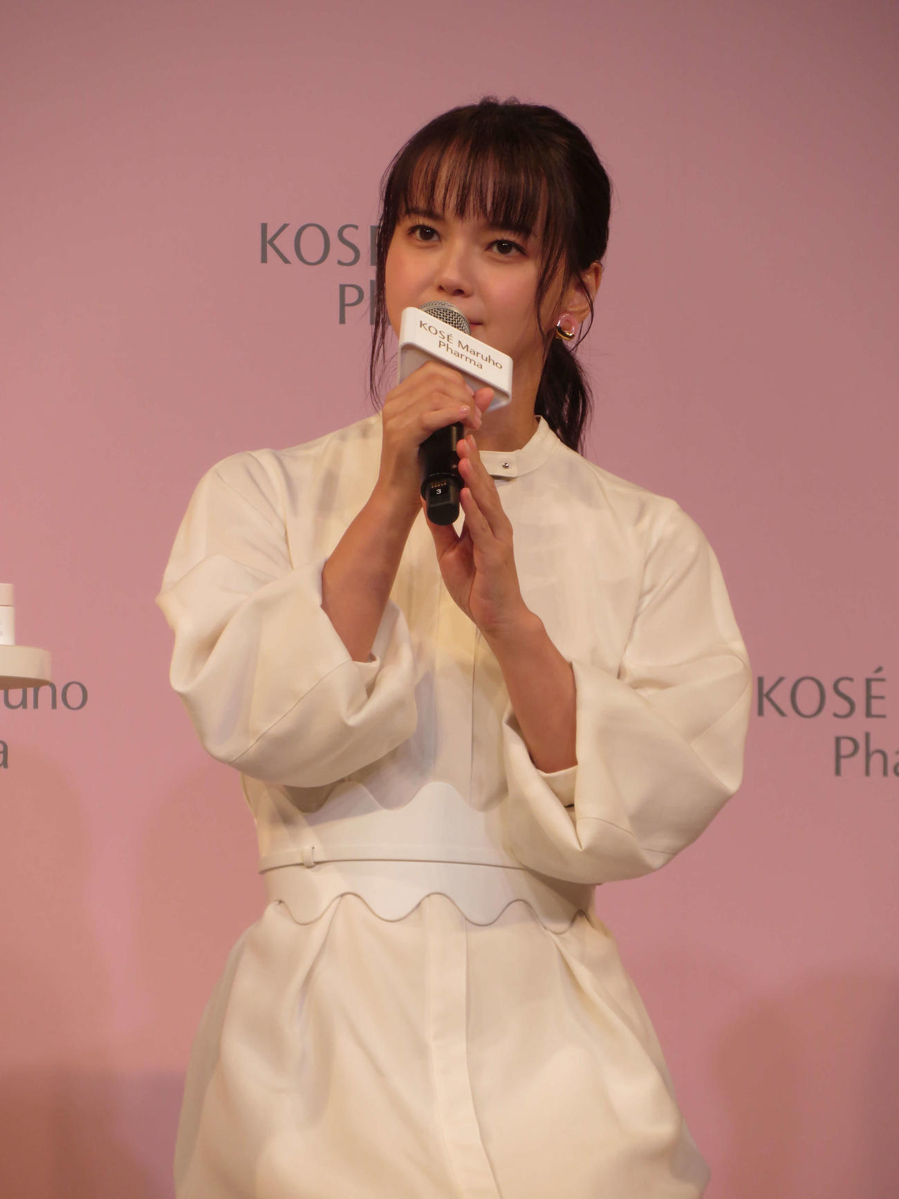 「コーセーマルホ　ファーマ『ヒフニック』『カルテHD』新CM発表会」に出席した多部未華子