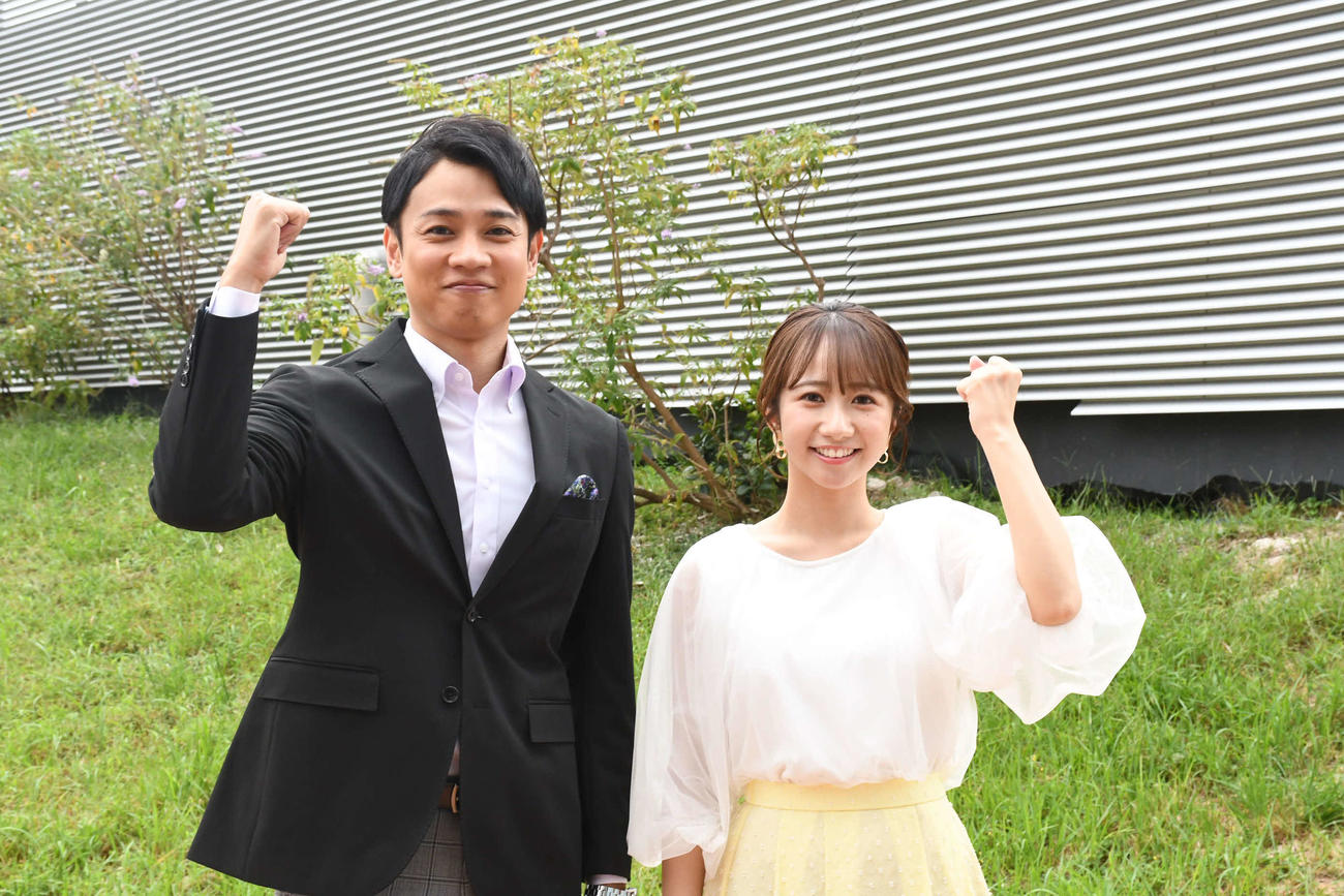 「newsおかえり」の新お天気リポーター就任が決まった堀部真子さん（右）と同番組のMC横山太一アナウンサー（撮影・阪口孝志）