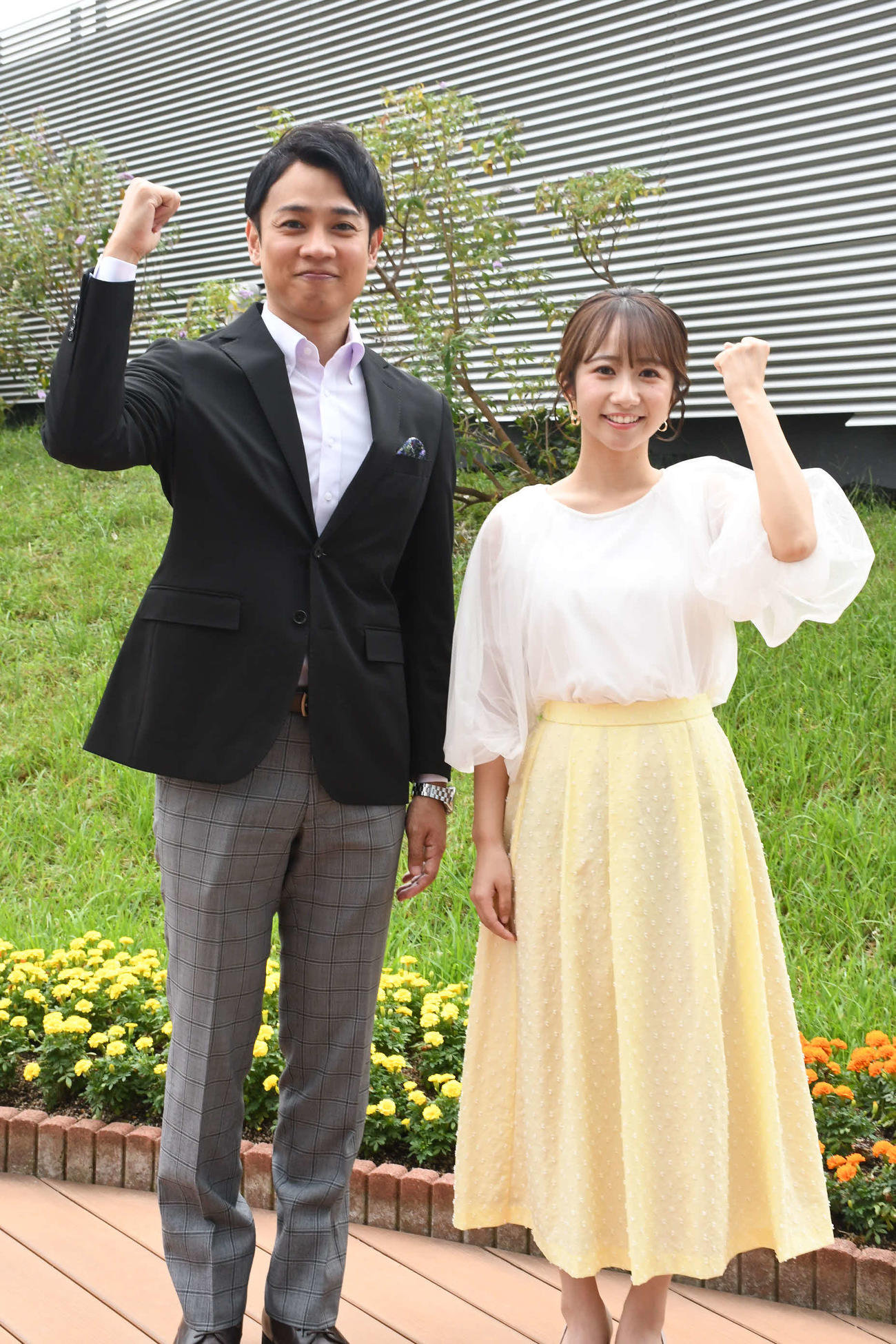 「newsおかえり」の新お天気リポーター就任が決まった堀部真子さん（右）と同番組のMC横山太一アナウンサー（撮影・阪口孝志）