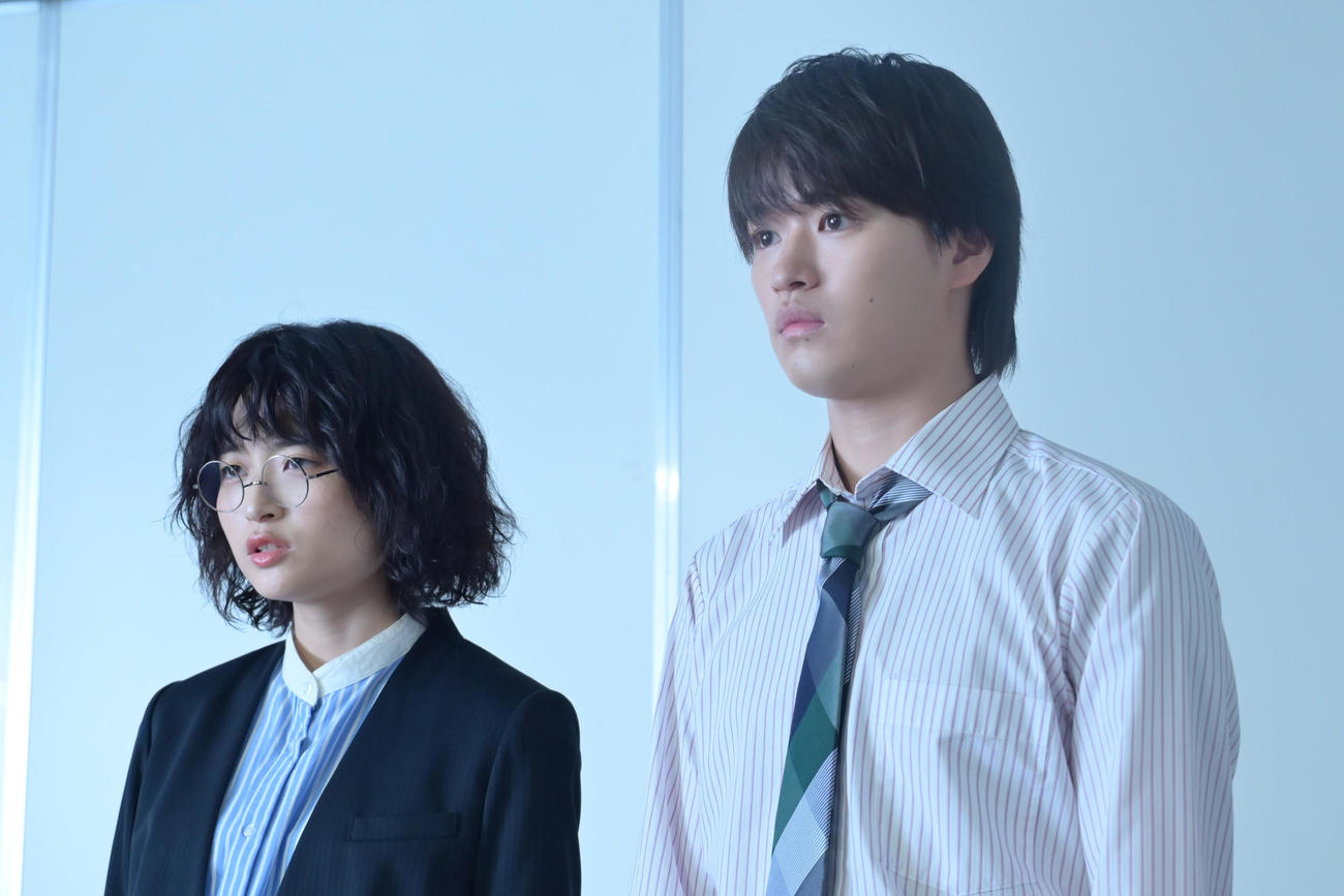 ドラマストリーム「スクープのたまご」に出演する奥山葵と大倉空人（右）