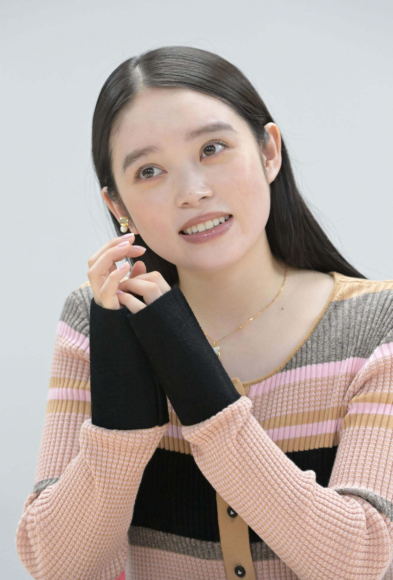 明るい表情で話す高石あかり（撮影・和賀正仁）