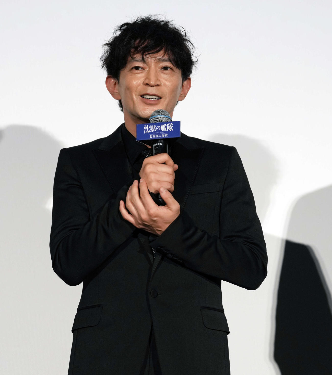 映画「沈黙の艦隊　北極海大海戦」初日舞台あいさつに登場し思いを語る津田健次郎（撮影・小島史椰）
