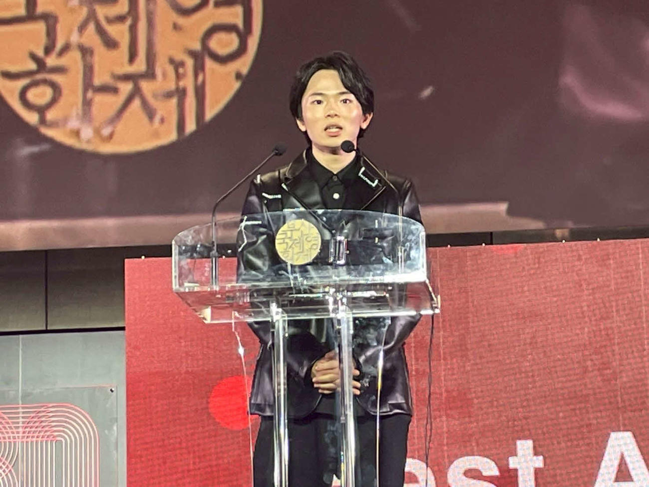 第30回釜山映画祭コンペティション部門に出品された「愚か者の身分」で最優秀俳優賞を受賞した林裕太
