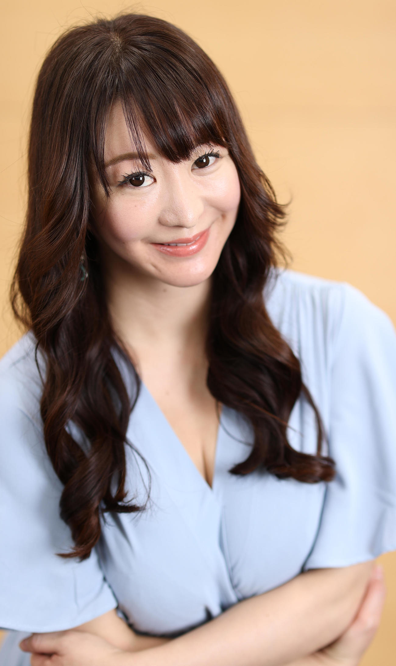 デジタル写真集「Hカップ・ジャーニー」を発売した旅作家でグラビアアイドルの歩りえこ＝2023年10月3日