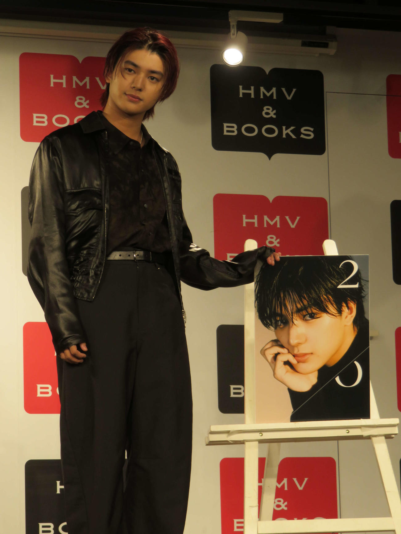 写真集「20」発売記念イベント取材会に臨んだ荒木飛羽
