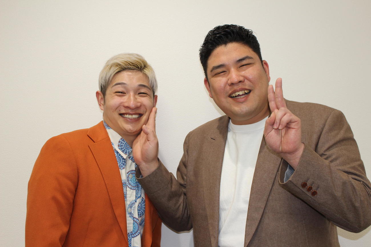 豪快キャプテンの山下ギャンブルゴリラ（右）と、べーやん