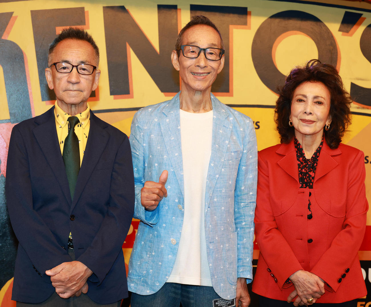 兄・菅原孝さんとの思い出を語る菅原進（中央）。左はせんだみつお、右は渚まゆみ（撮影・中島郁夫）