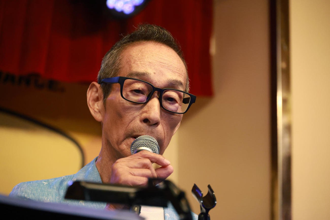 兄・菅原孝さんとの思い出を語る菅原進（撮影・中島郁夫）