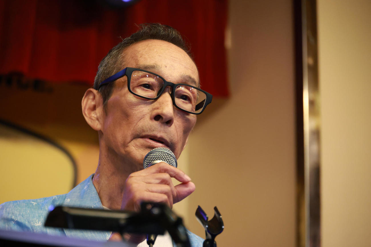 兄・菅原孝さんとの思い出を語る菅原進（撮影・中島郁夫）